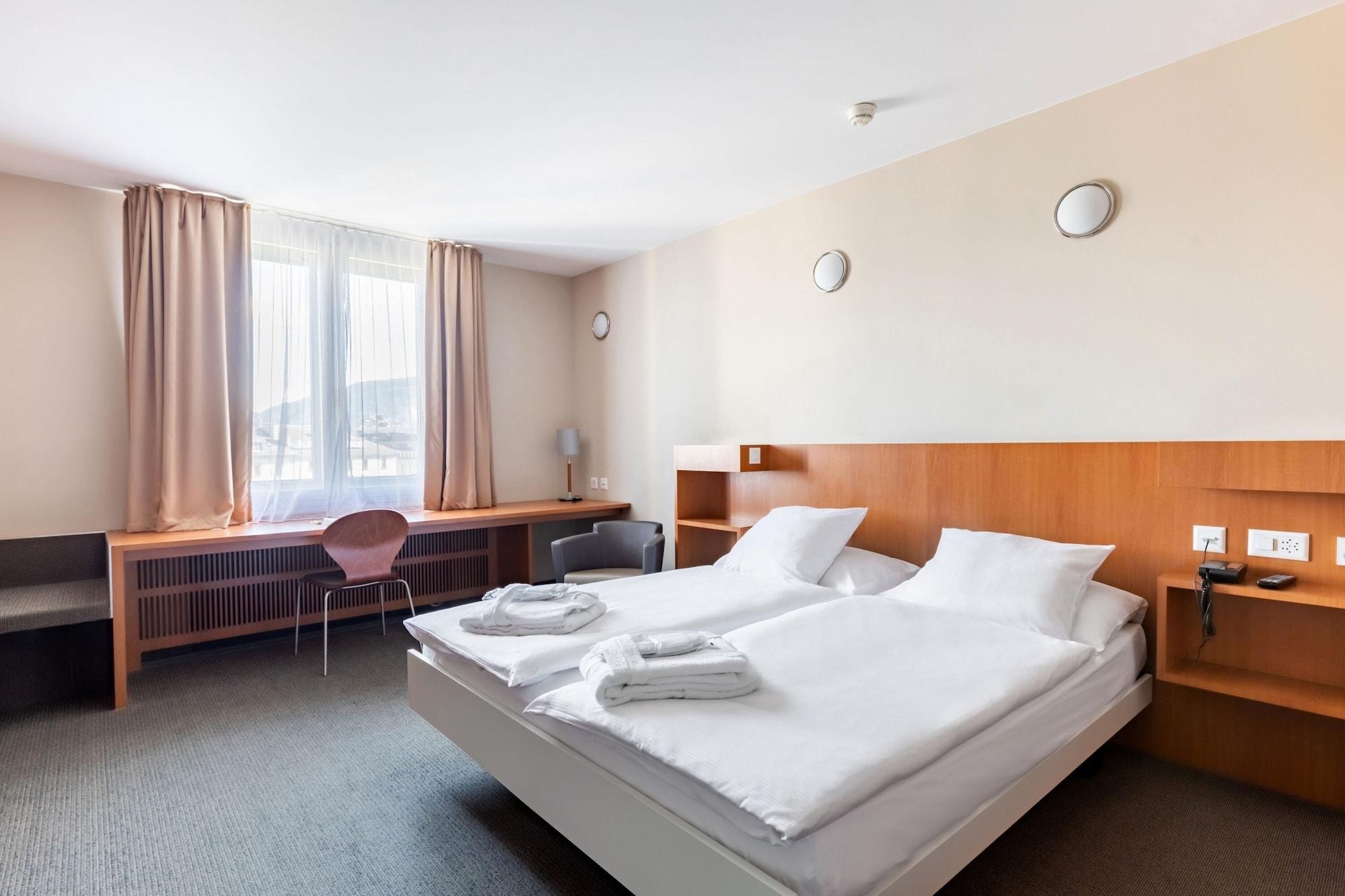 Hotel Cornavin Geneva Ngoại thất bức ảnh